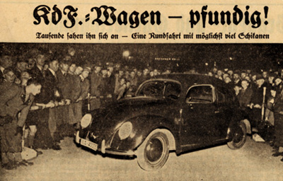Der erste Volkswagen wurde auf dem Marktplatz von Schaulustigen umlagert. <br />StadtAK 8/Alben 5, S. 180