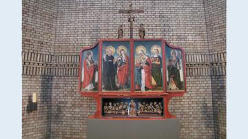 Altes Denkmal in neuem Denkmal - der Altar in der Katholische Kirche St. Michael 
