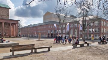 Postmoderne Opulenz - Stadtspaziergang zu Bauten der 1980er in Karlsruhe
